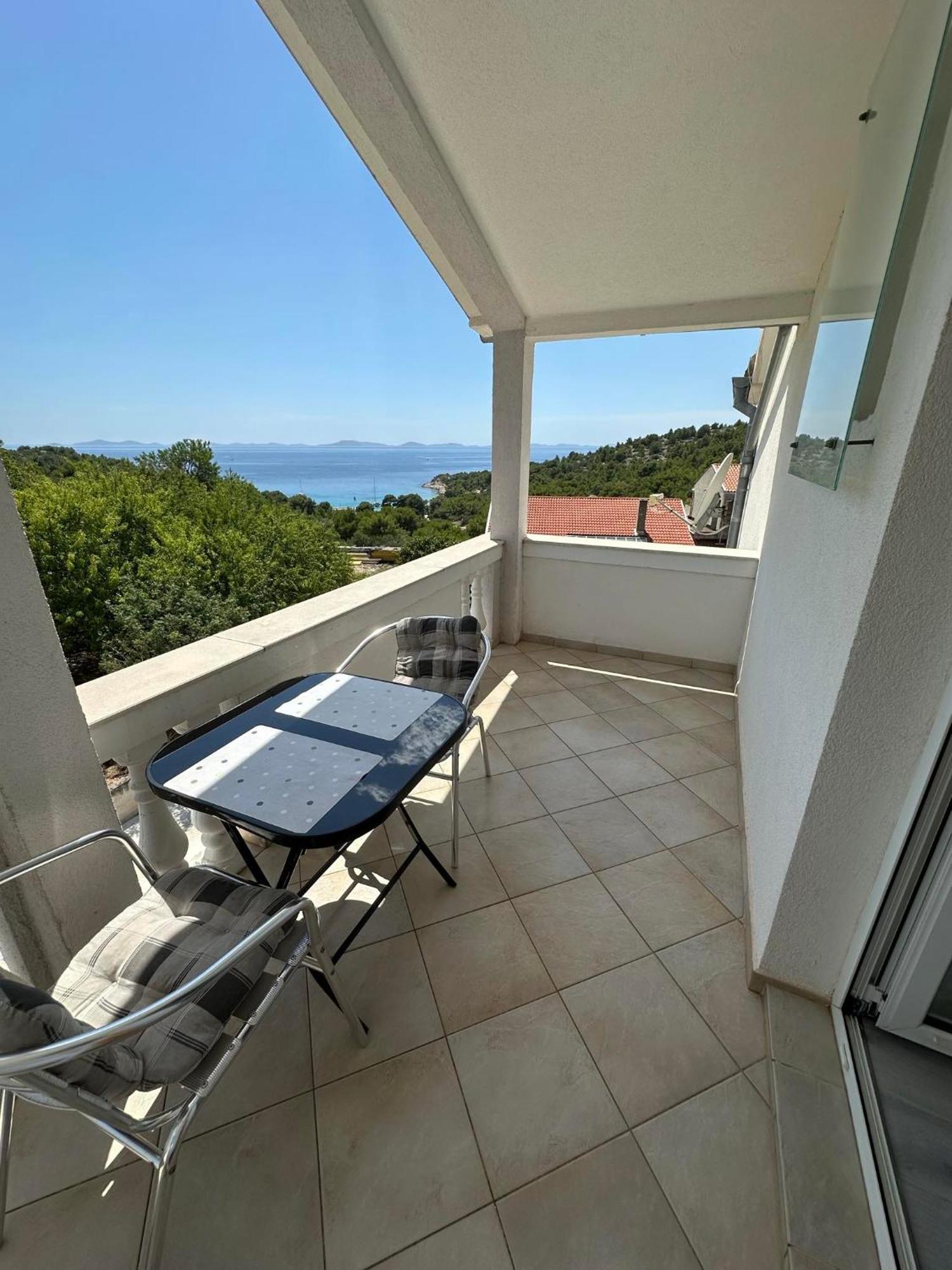 Apartmani Ljubica, Murter Eksteriør bilde