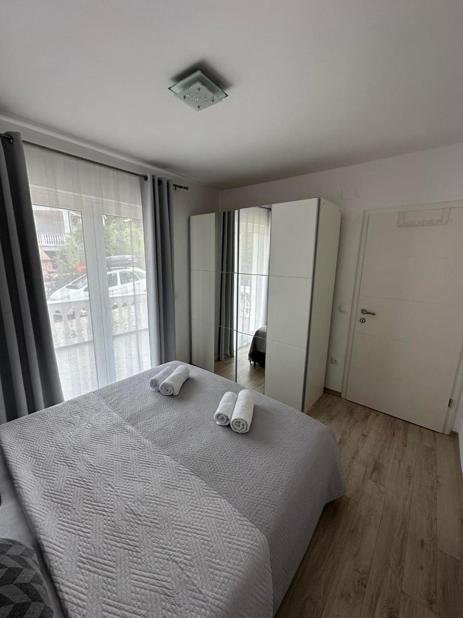 Apartmani Ljubica, Murter Eksteriør bilde