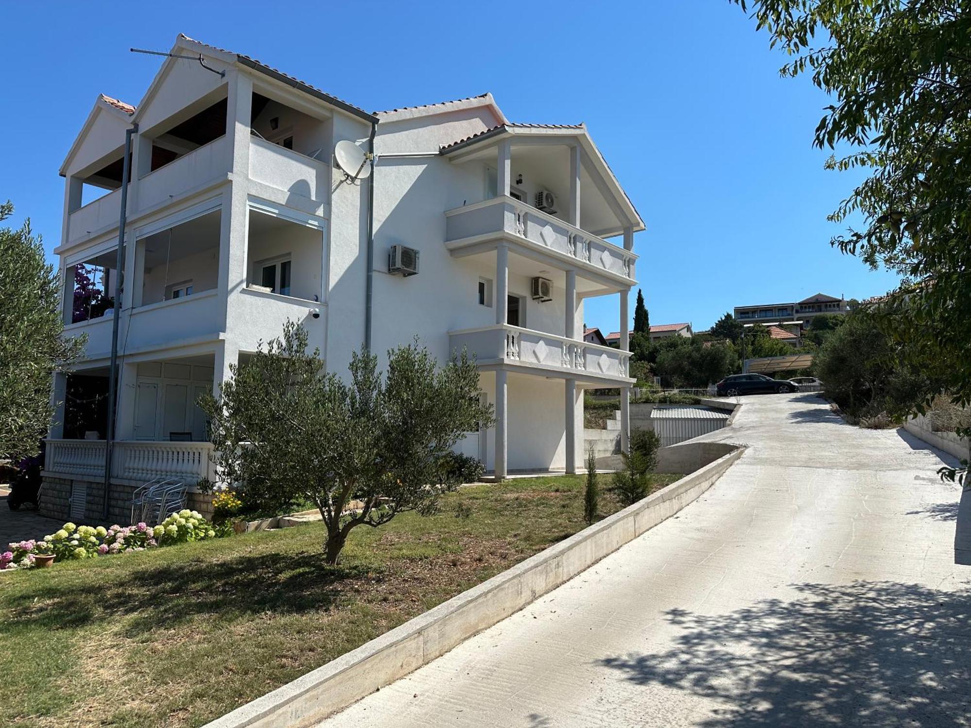 Apartmani Ljubica, Murter Eksteriør bilde