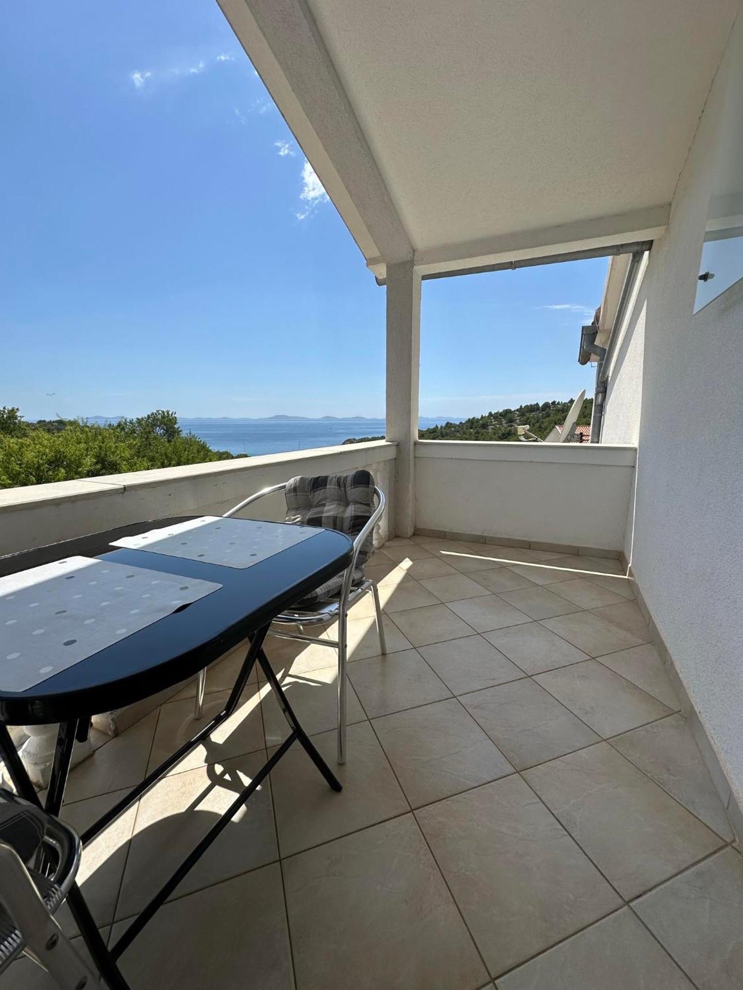 Apartmani Ljubica, Murter Eksteriør bilde