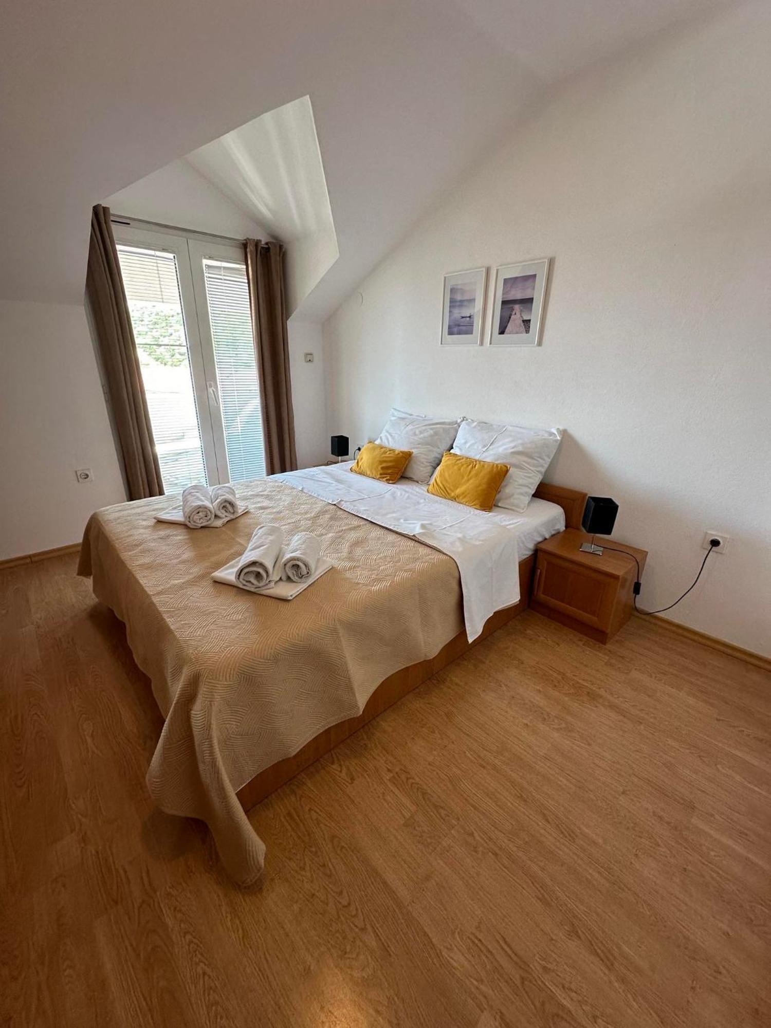 Apartmani Ljubica, Murter Eksteriør bilde
