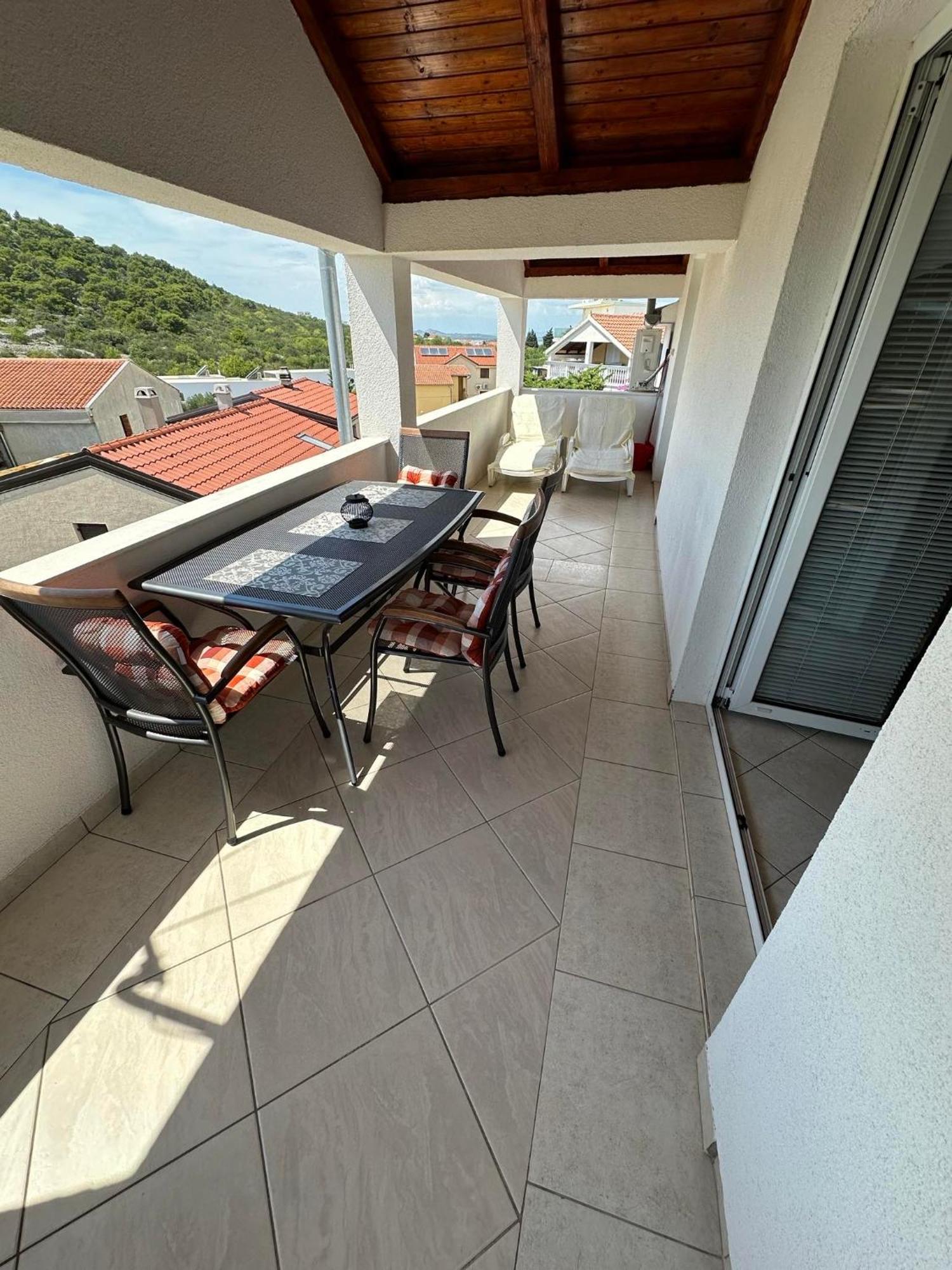 Apartmani Ljubica, Murter Eksteriør bilde