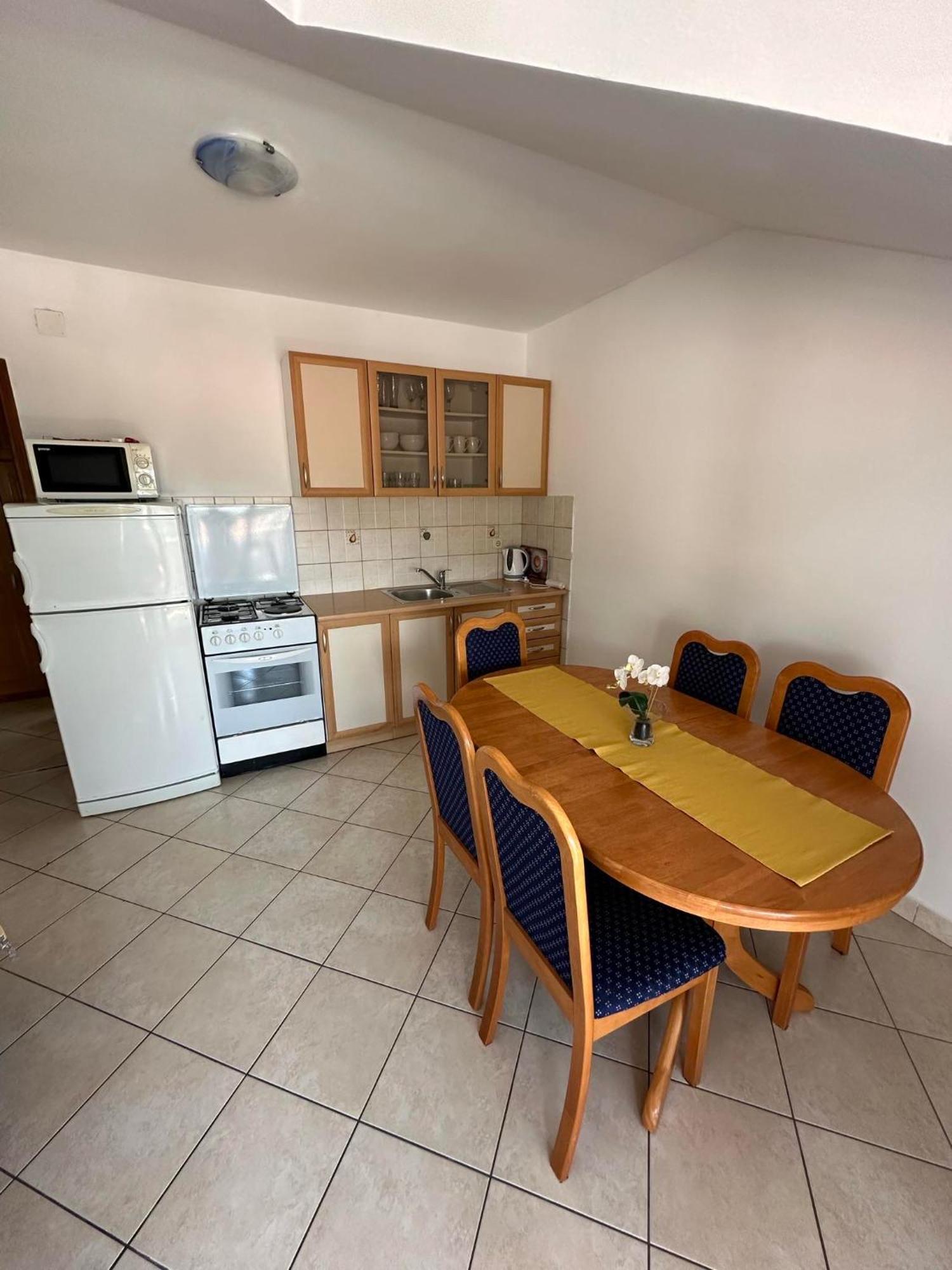 Apartmani Ljubica, Murter Eksteriør bilde